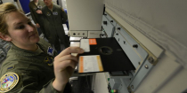 ВВС США только недавно отказались от 8-дюймовых дискет.